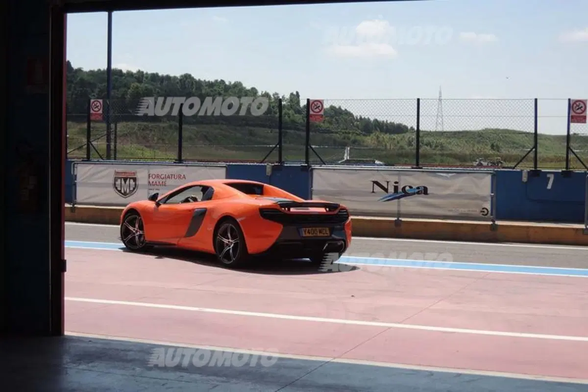 McLaren 650S Spider (24)