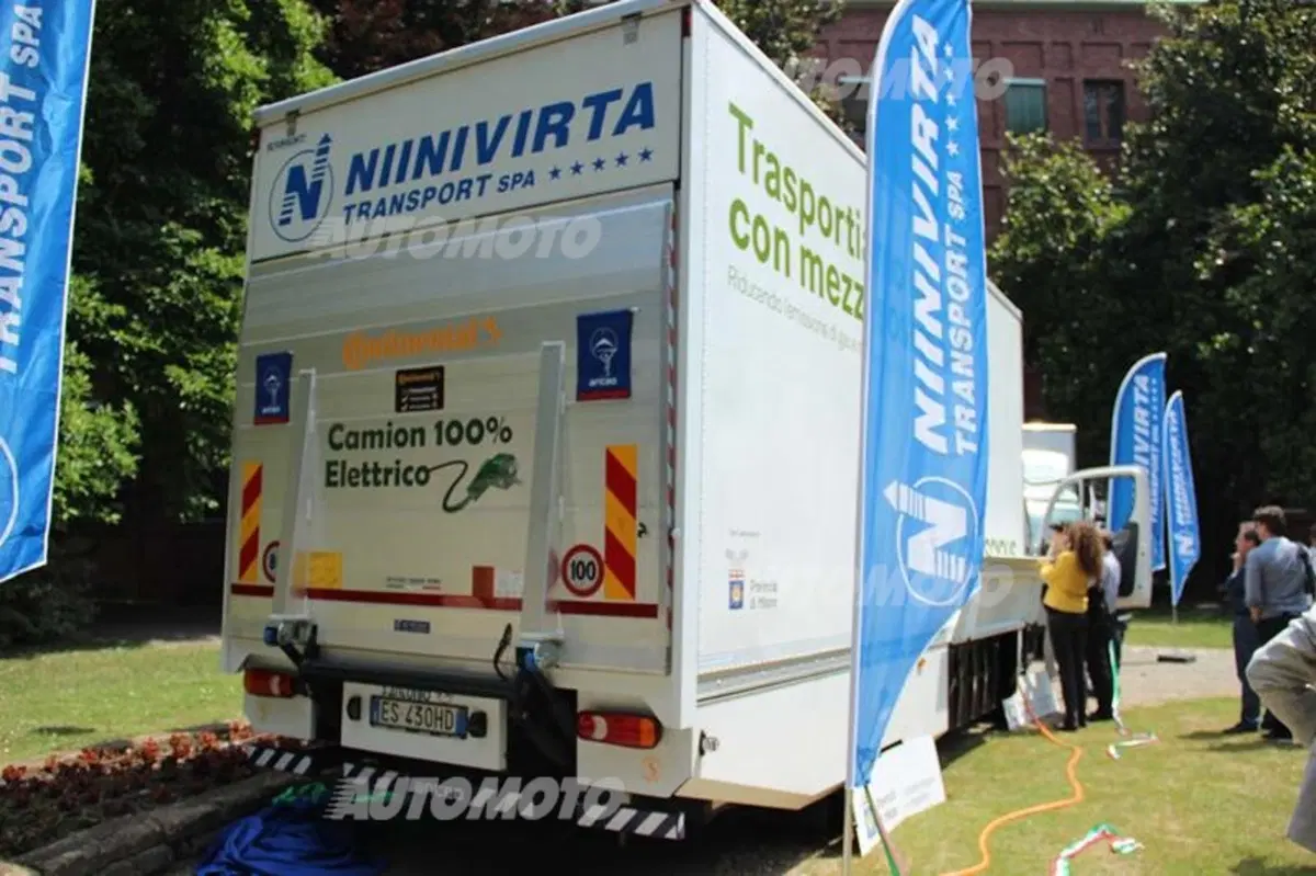 Smith Newton: il primo camion elettrico in Italia. Quali sono limiti e potenzialità? (9)