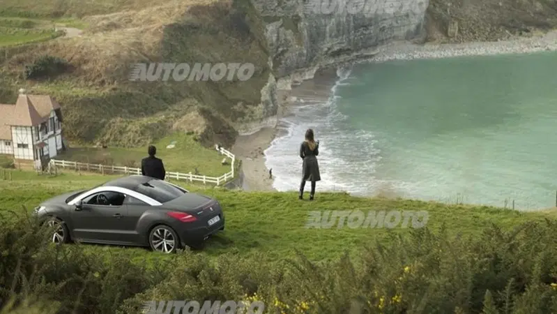 Le Peugeot RCZ e 208 GTi al fianco di Costner in "3 Days to Kill"