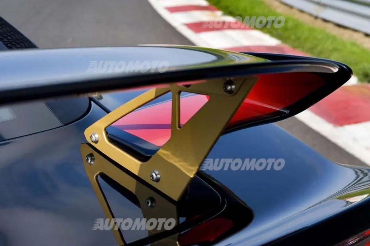 Lotus Exige LF1: 81 esemplari per celebrare la presenza in F1 (7)