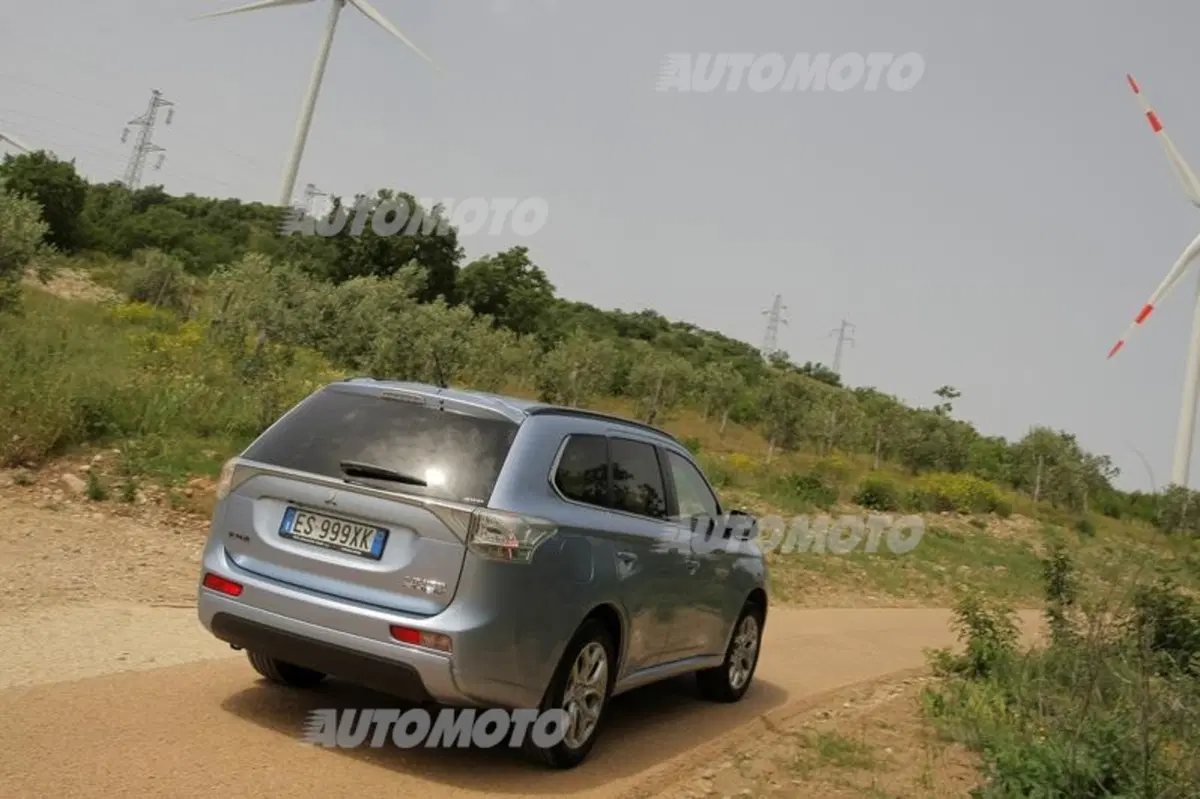 Mitsubishi Outlander PHEV (5)