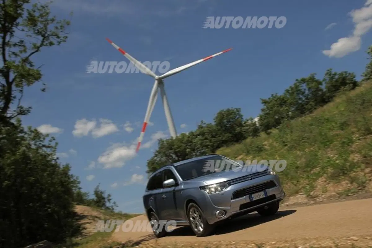Mitsubishi Outlander PHEV (9)