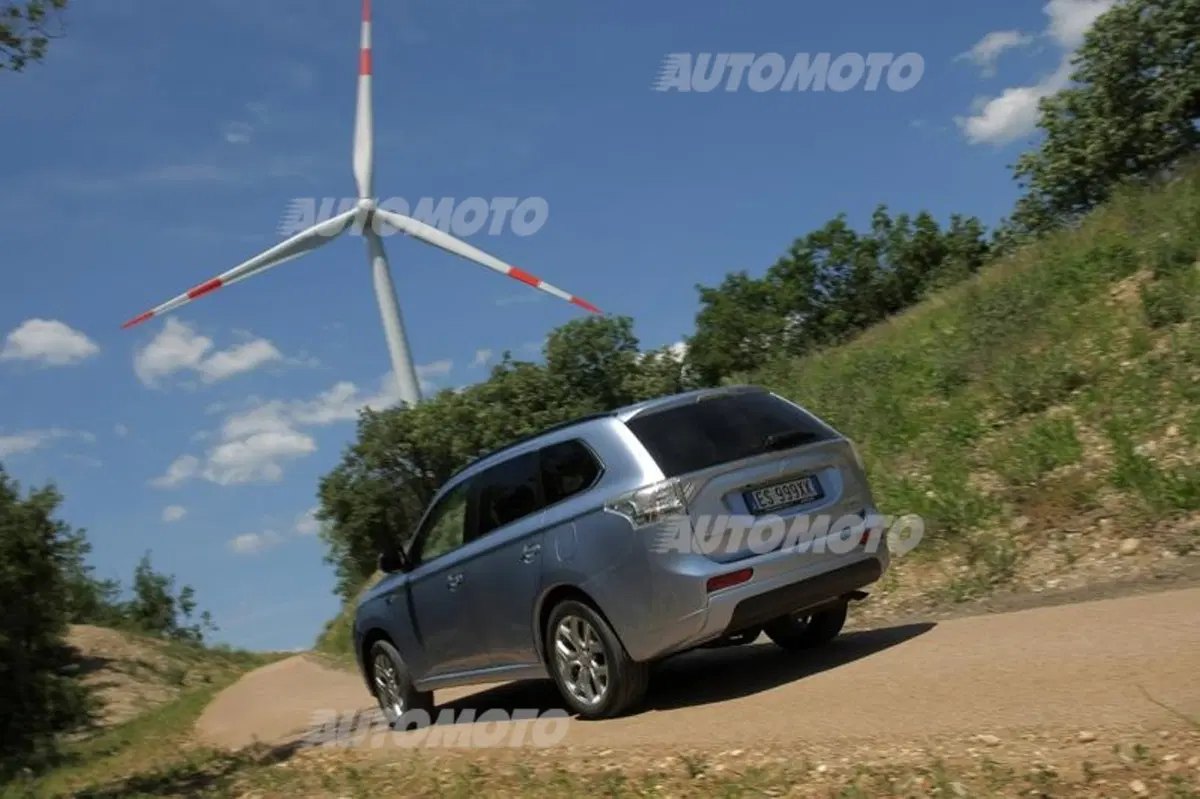 Mitsubishi Outlander PHEV (10)