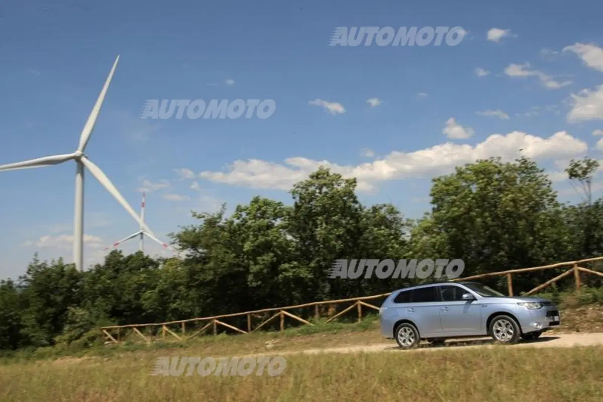 Mitsubishi Outlander PHEV (12)