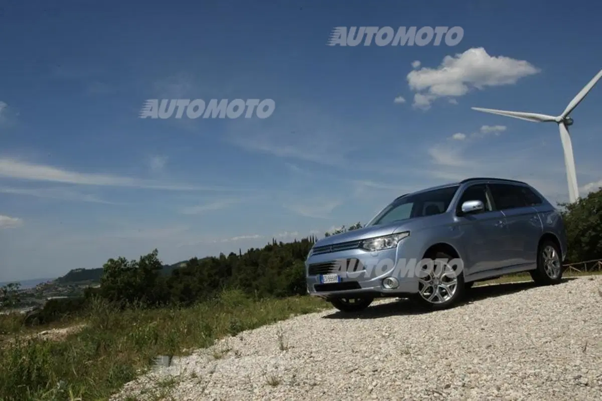 Mitsubishi Outlander PHEV (14)