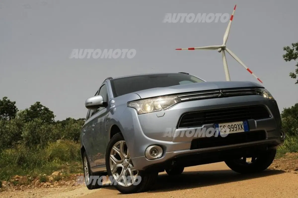 Mitsubishi Outlander PHEV (15)