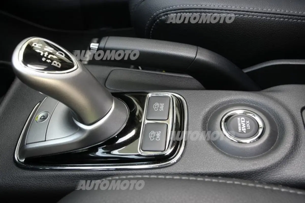 Mitsubishi Outlander PHEV (23)