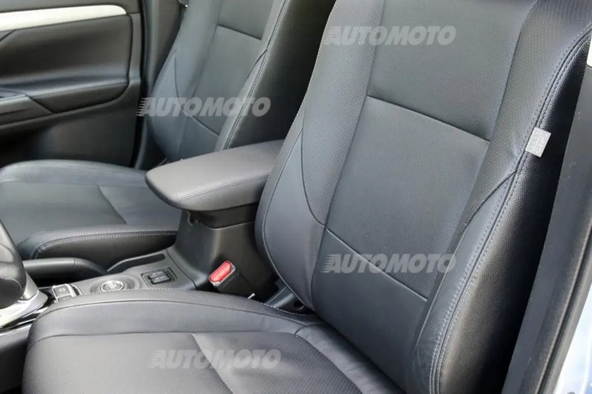 Mitsubishi Outlander PHEV (24)
