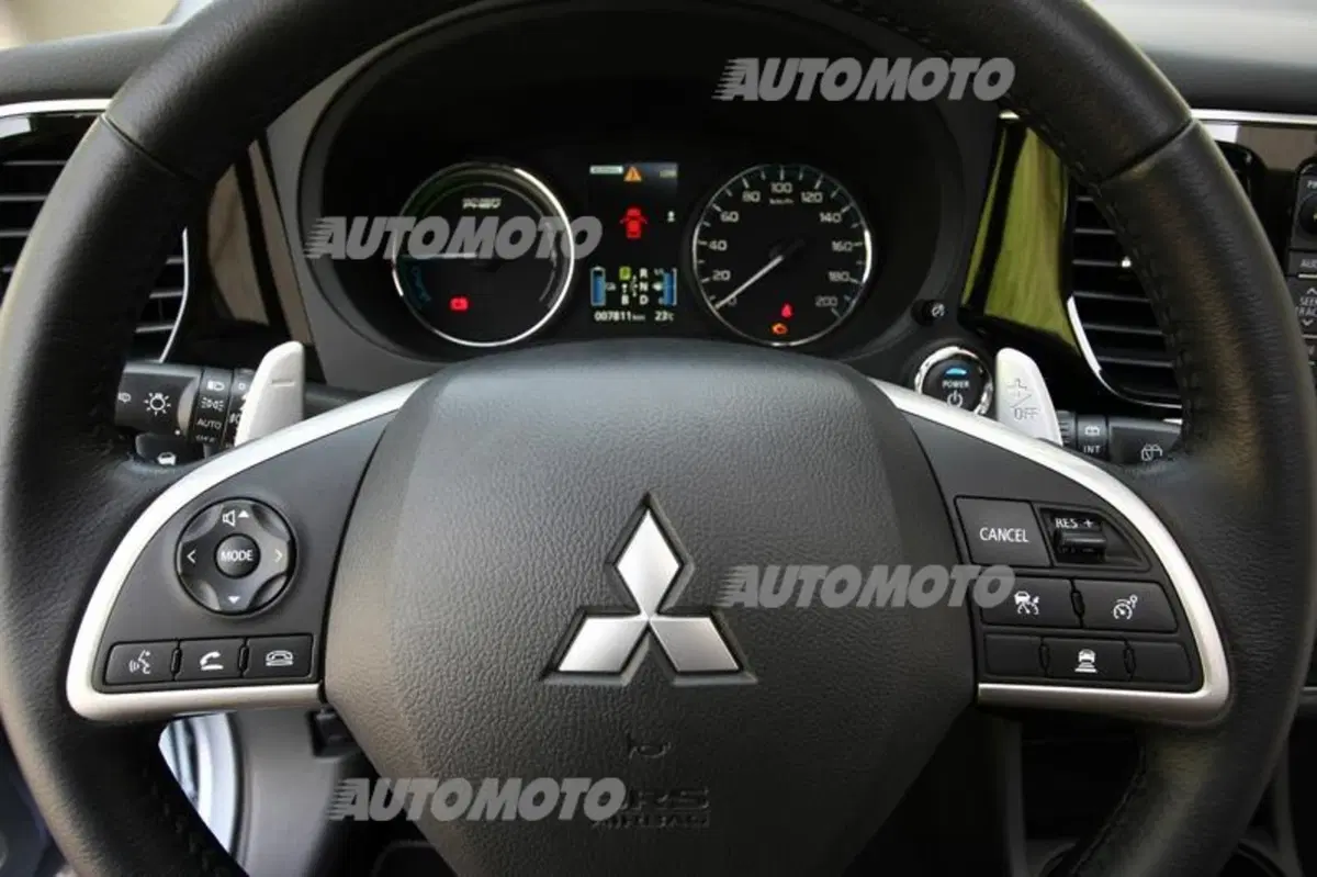 Mitsubishi Outlander PHEV (34)