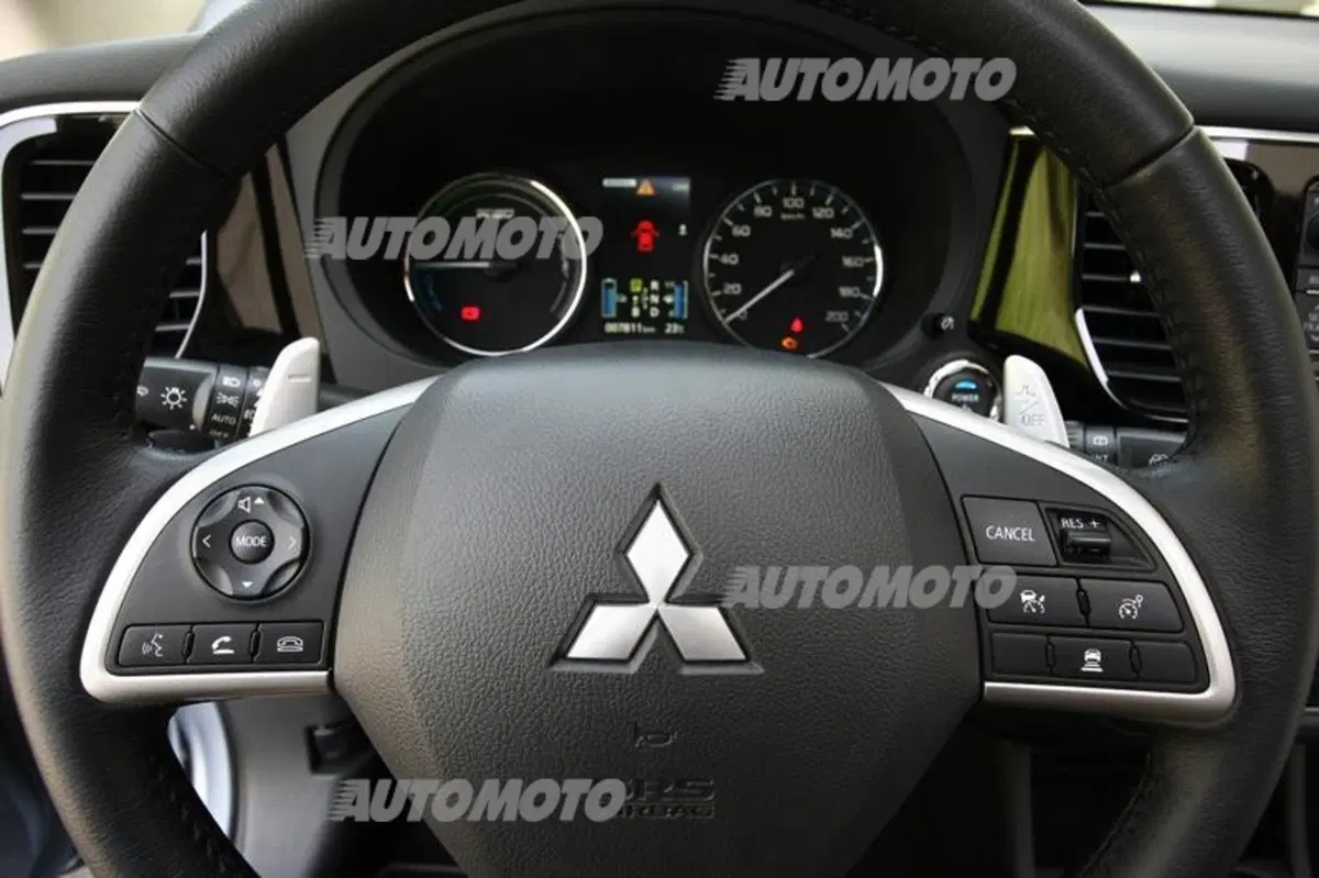 Mitsubishi Outlander PHEV (35)