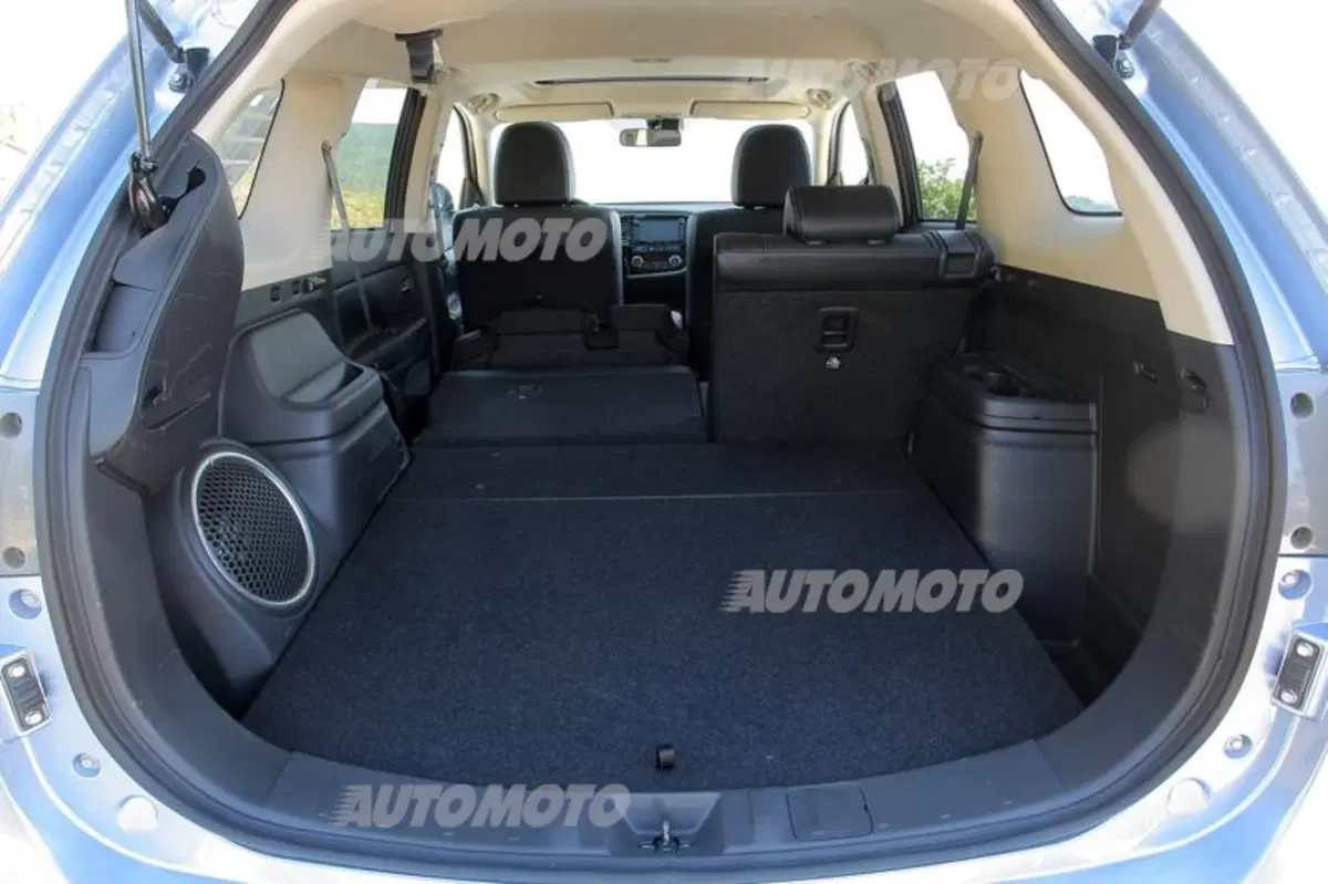 Mitsubishi Outlander PHEV (45)