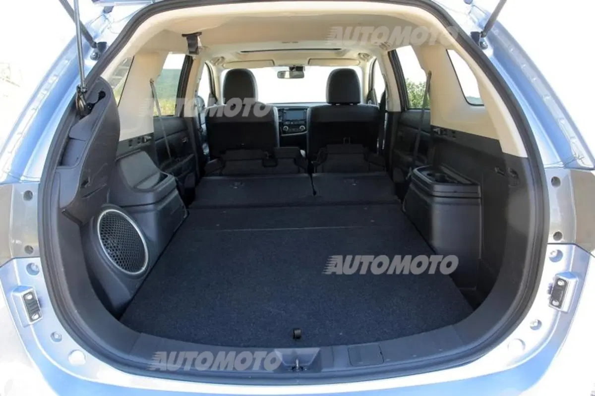 Mitsubishi Outlander PHEV (47)