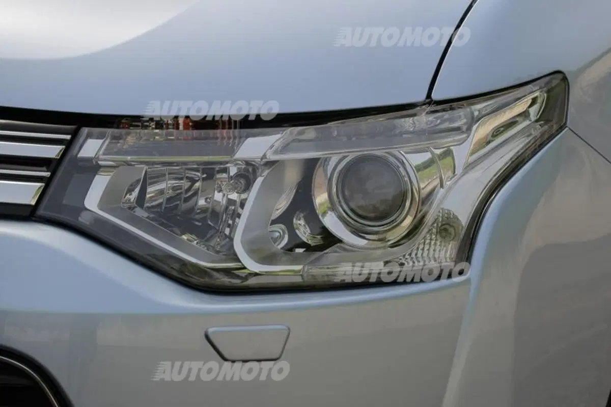 Mitsubishi Outlander PHEV (54)