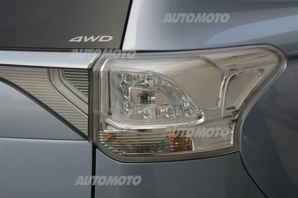 Mitsubishi Outlander PHEV (58)