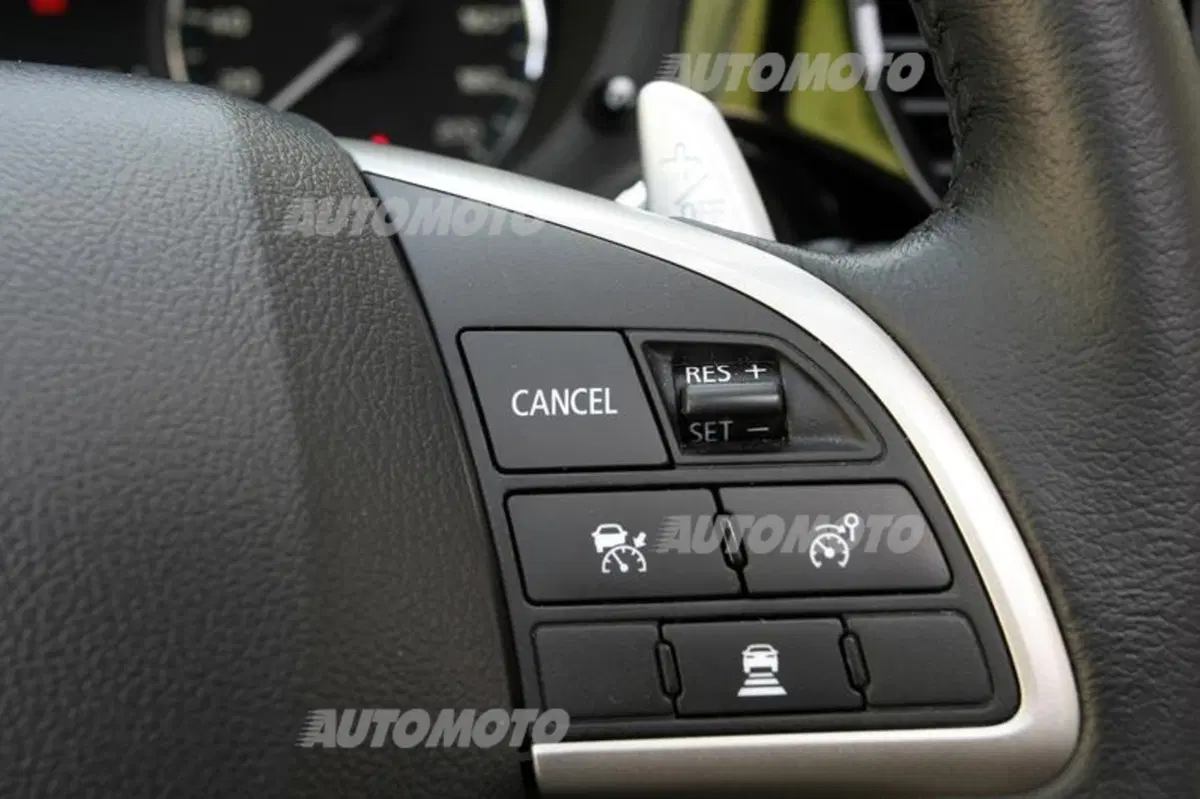 Mitsubishi Outlander PHEV (64)