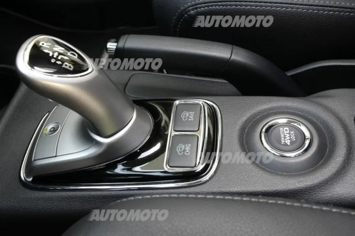 Mitsubishi Outlander PHEV (66)