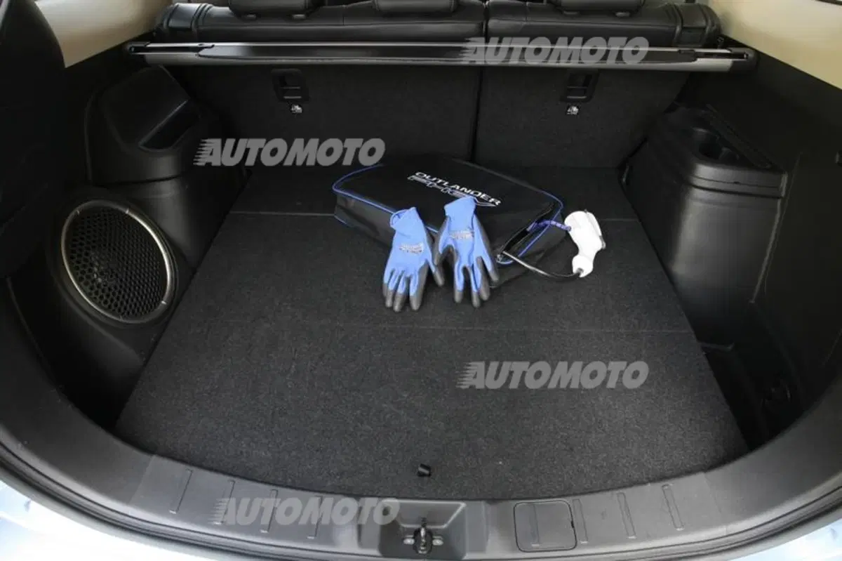 Mitsubishi Outlander PHEV (71)
