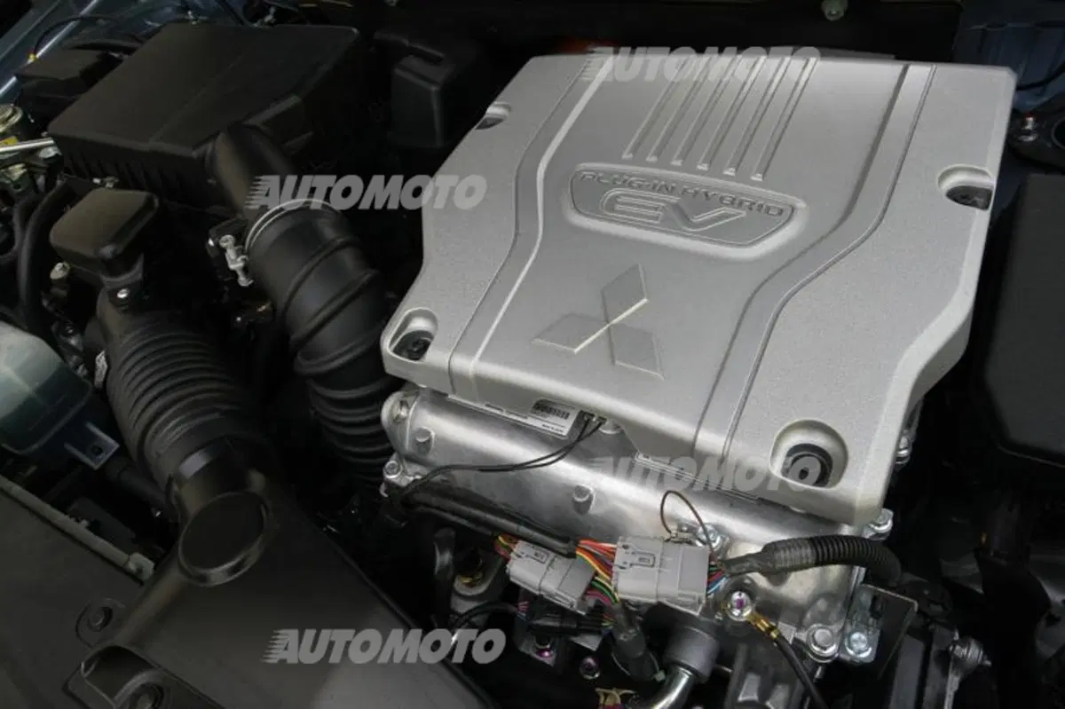 Mitsubishi Outlander PHEV (72)