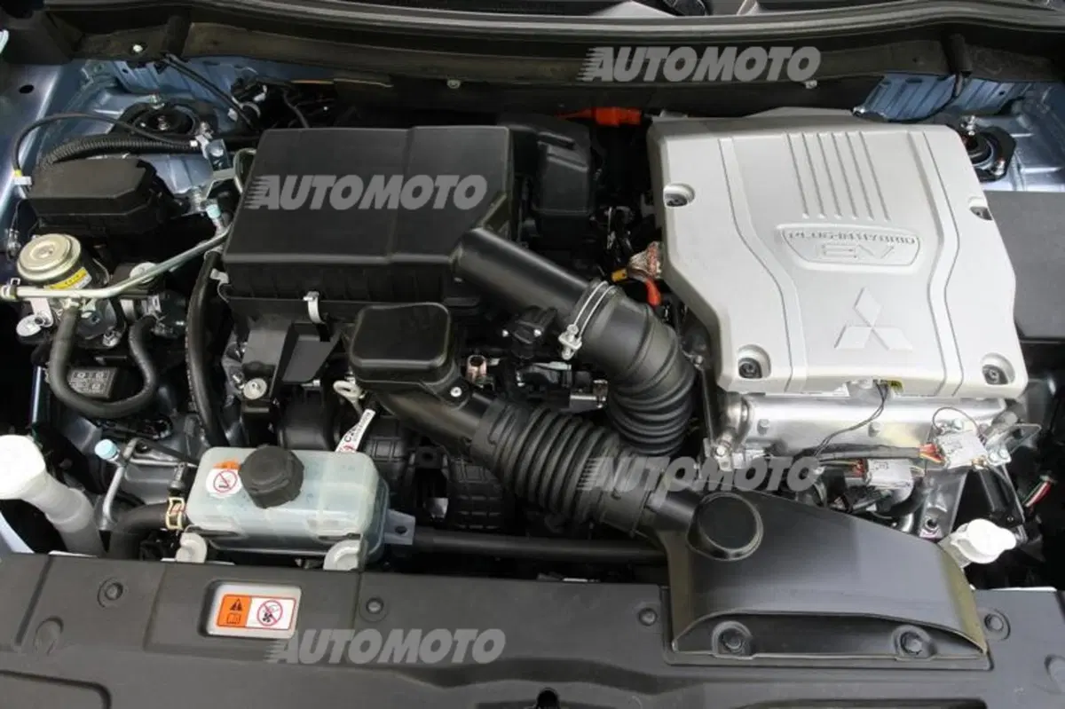 Mitsubishi Outlander PHEV (73)