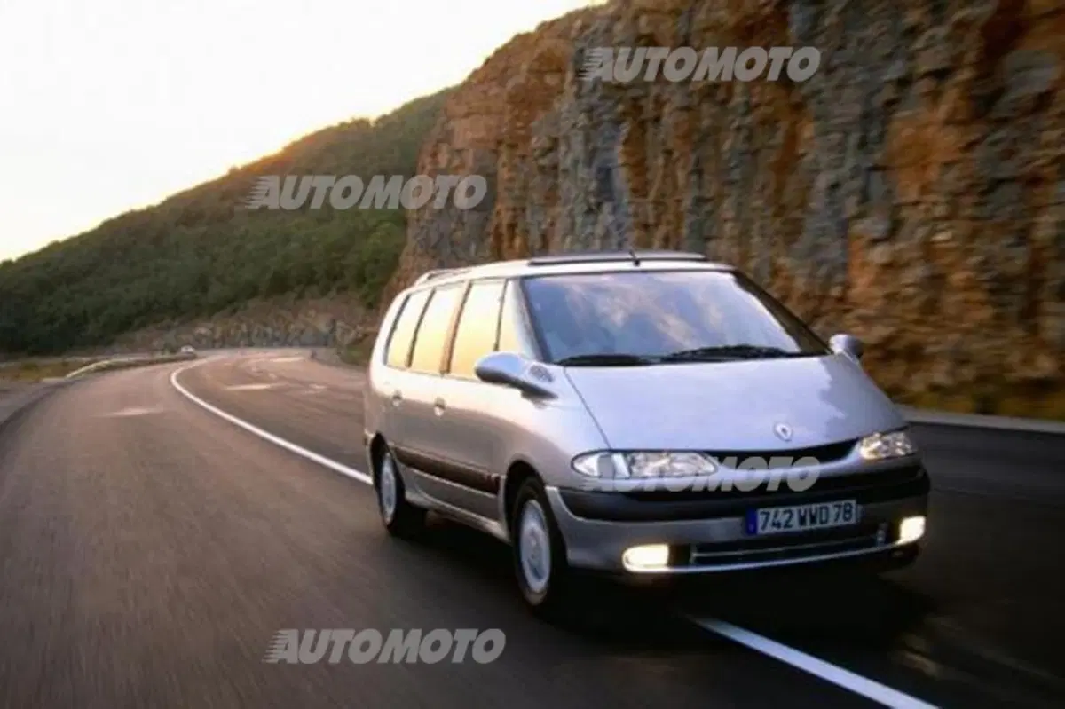 Renault Espace: compie 30 anni la monovolume della Losanga (4)
