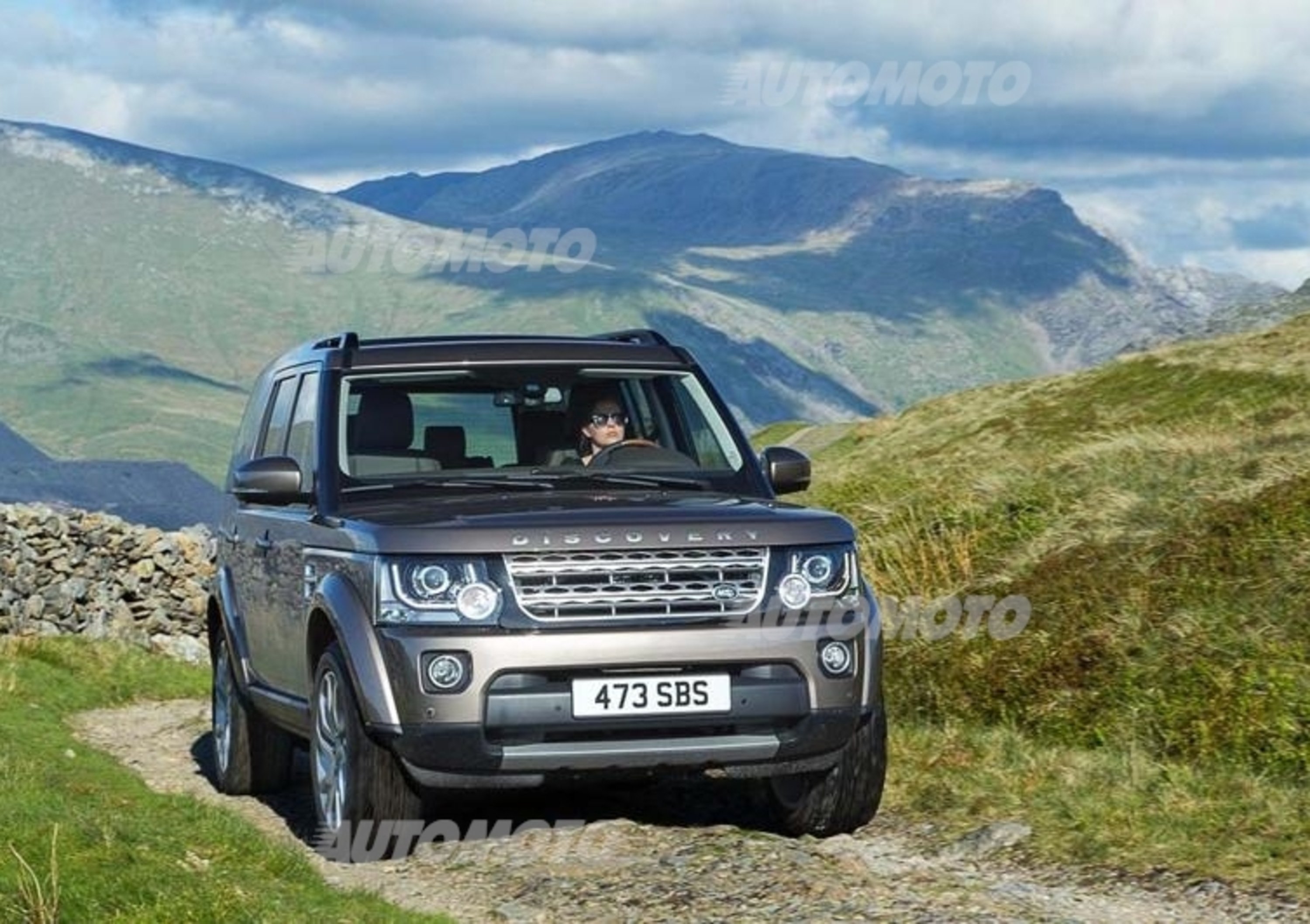 Land Rover Discovery 2015: lievi ritocchi per diventare ancora pi&ugrave; raffinata
