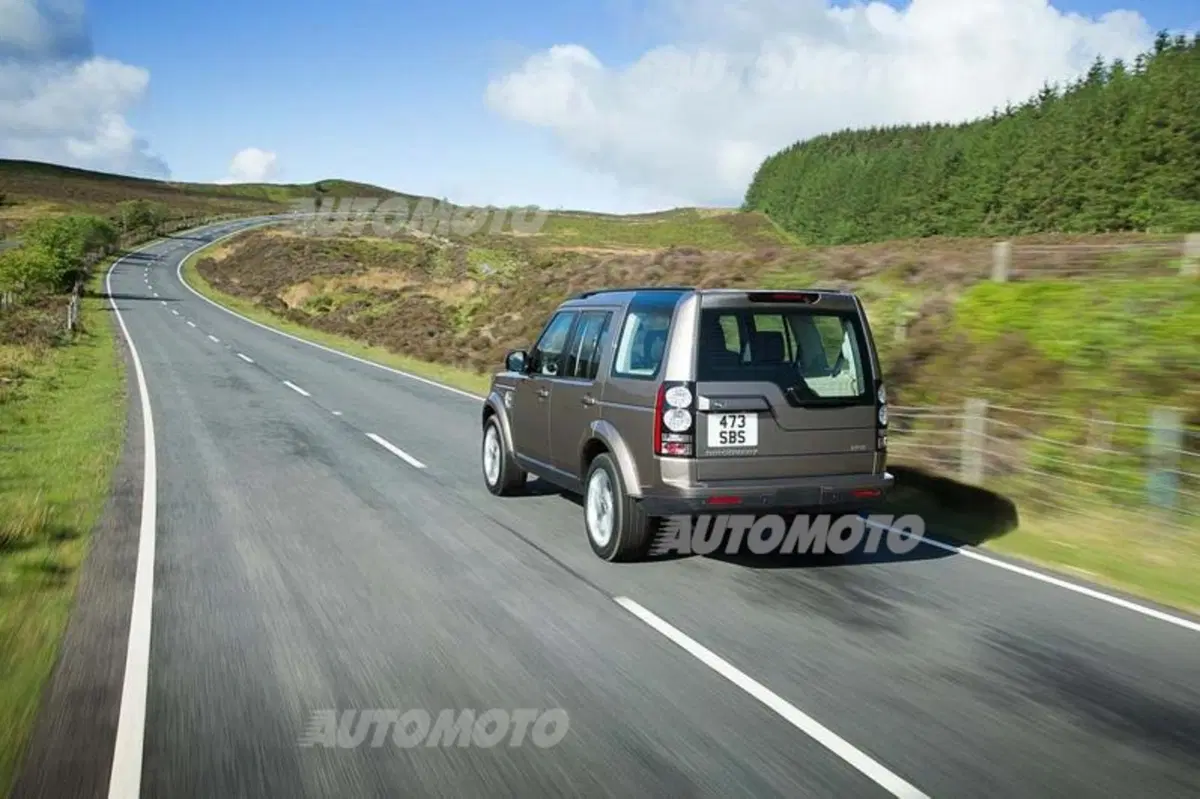 Land Rover Discovery 2015: lievi ritocchi per diventare ancora più raffinata (7)