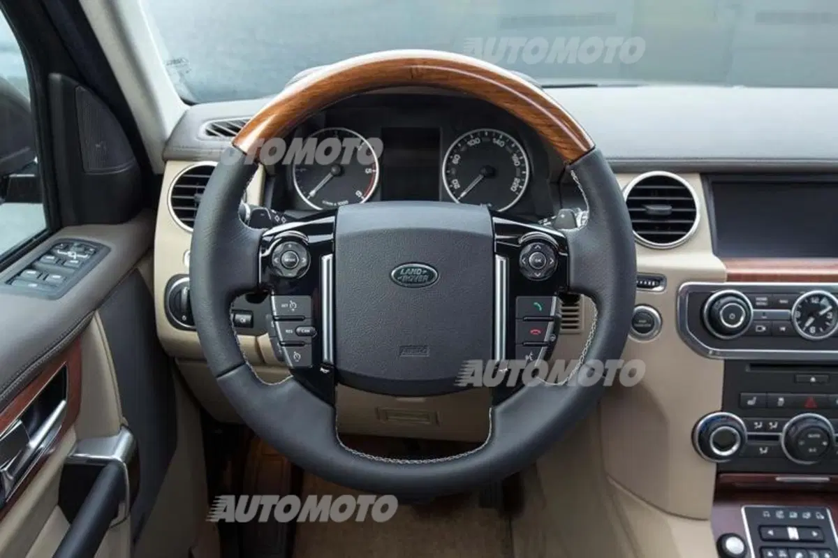 Land Rover Discovery 2015: lievi ritocchi per diventare ancora più raffinata (14)
