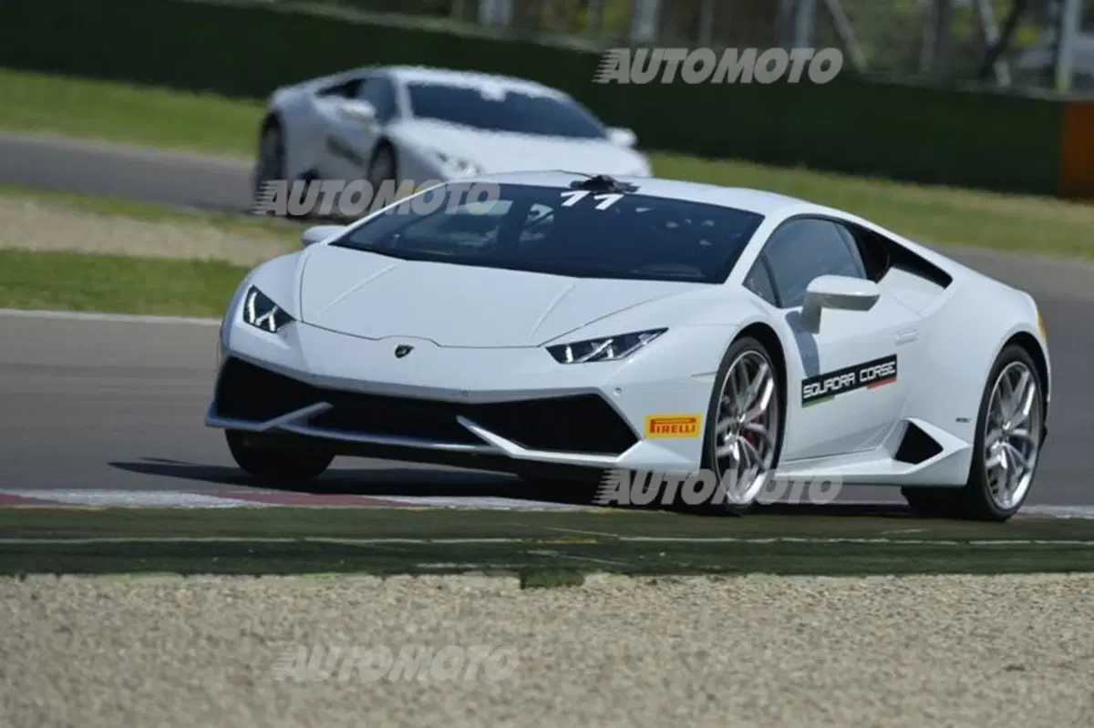 Accademia Lamborghini: a lezione di guida con Huracán e Aventador