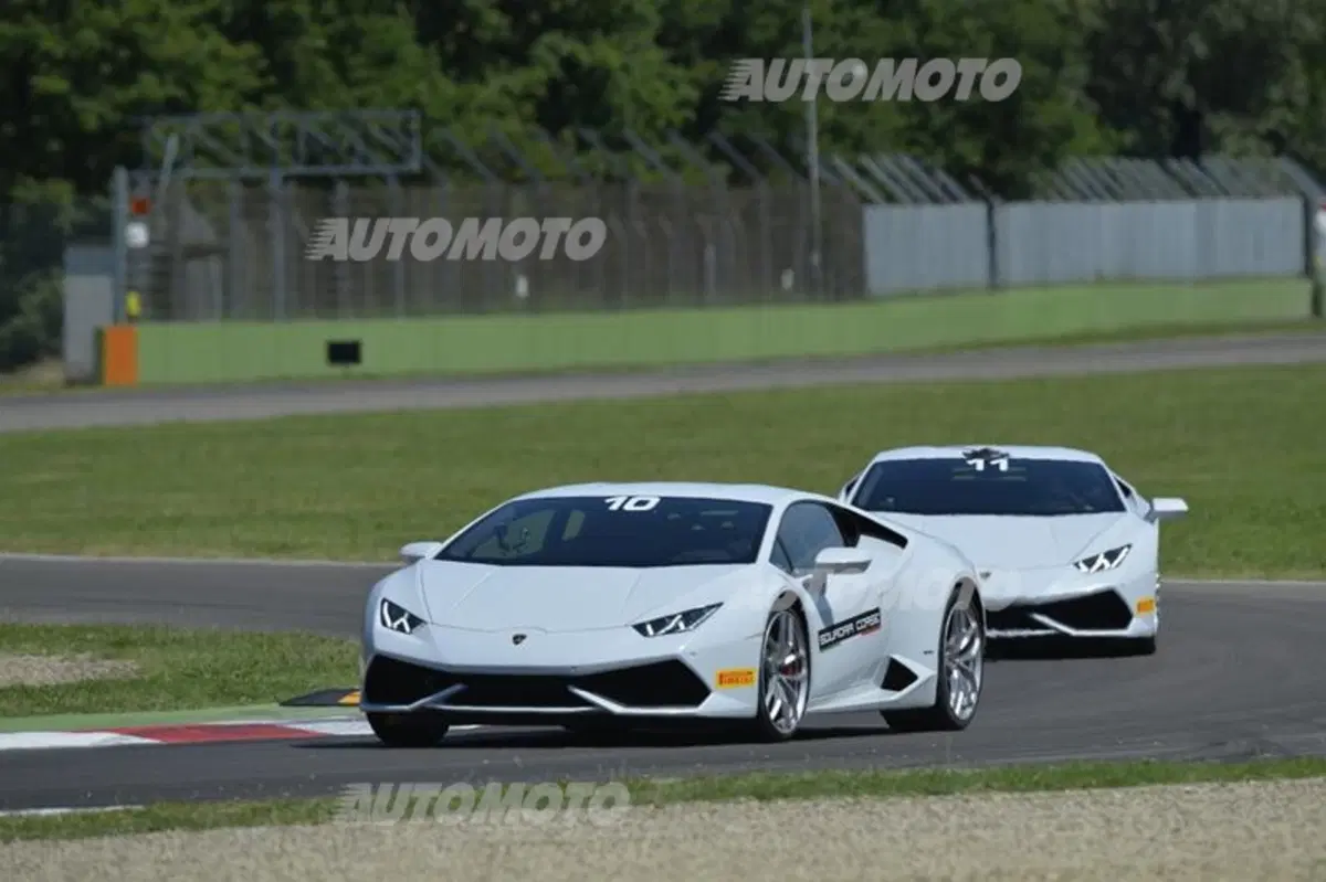 Accademia Lamborghini: a lezione di guida con Huracán e Aventador (2)