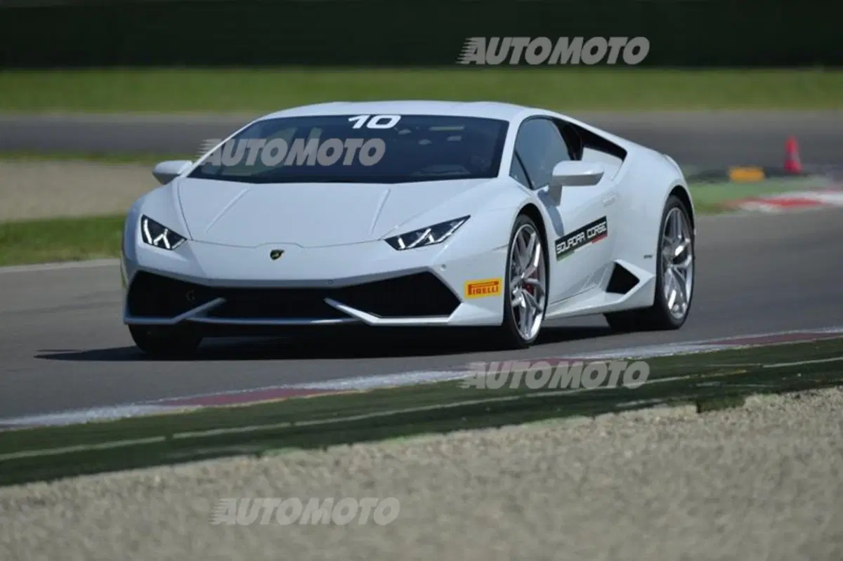 Accademia Lamborghini: a lezione di guida con Huracán e Aventador (6)