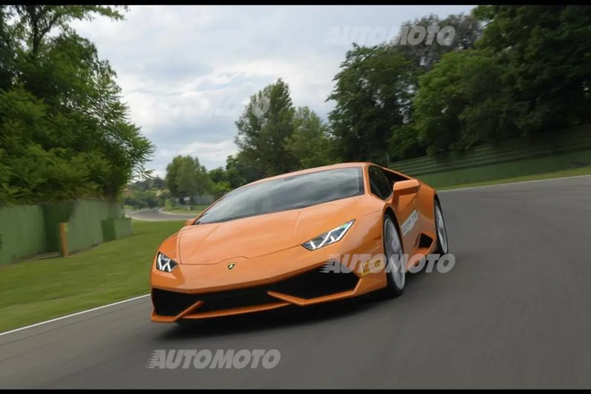 Accademia Lamborghini: a lezione di guida con Huracán e Aventador (9)