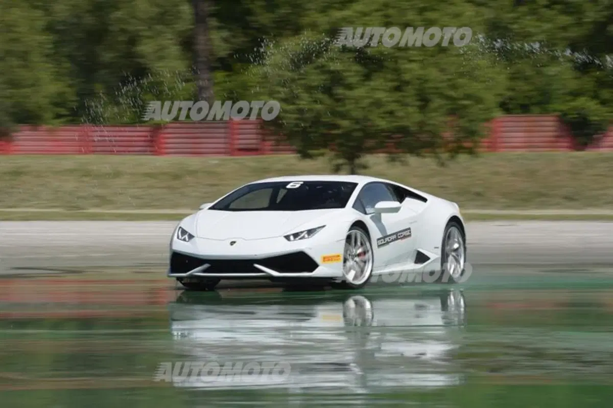 Accademia Lamborghini: a lezione di guida con Huracán e Aventador (20)