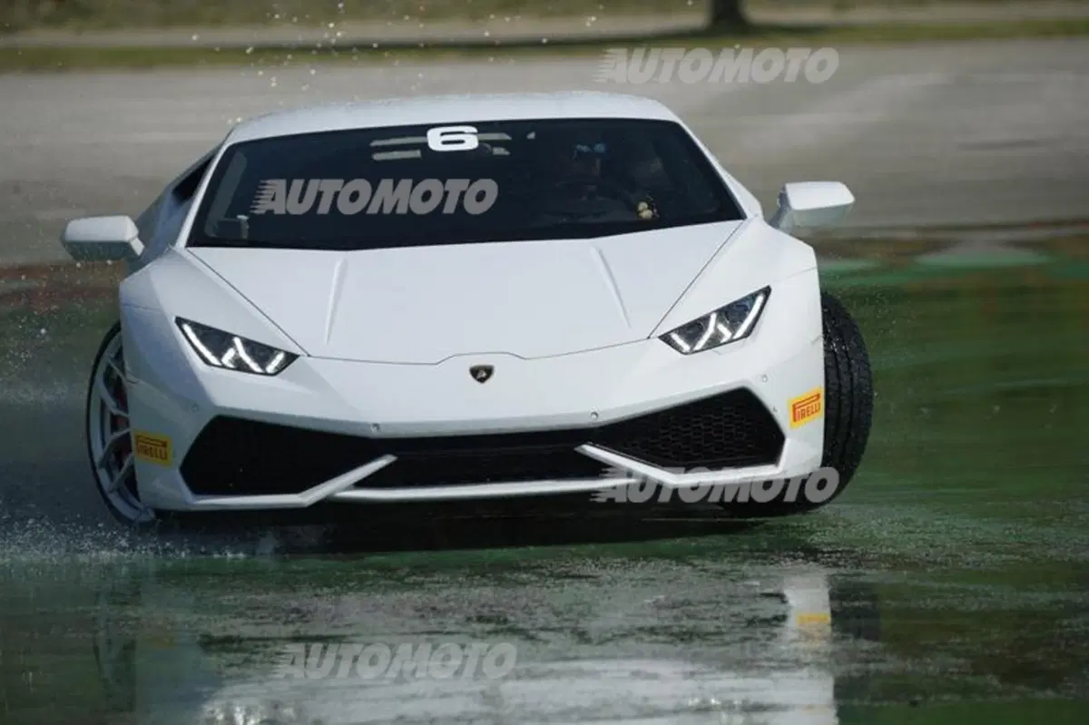 Accademia Lamborghini: a lezione di guida con Huracán e Aventador (23)
