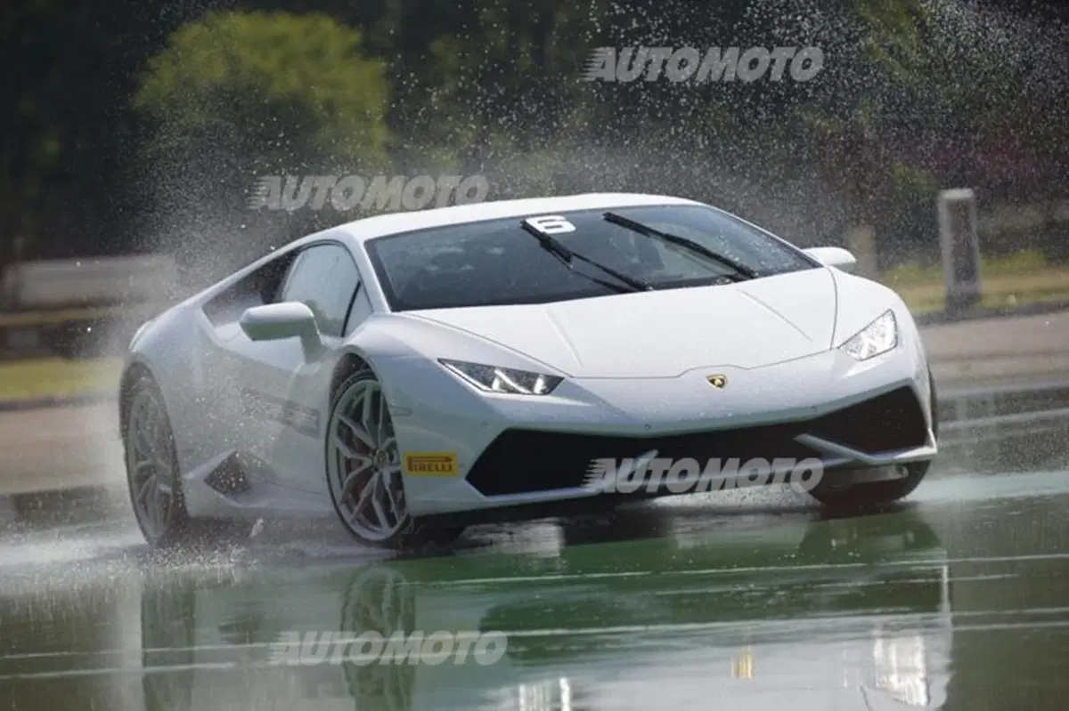 Accademia Lamborghini: a lezione di guida con Huracán e Aventador (24)