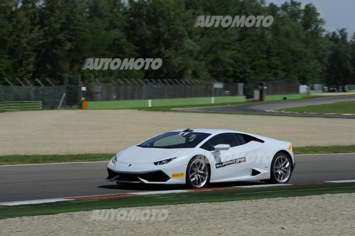 Accademia Lamborghini: a lezione di guida con Huracán e Aventador (25)