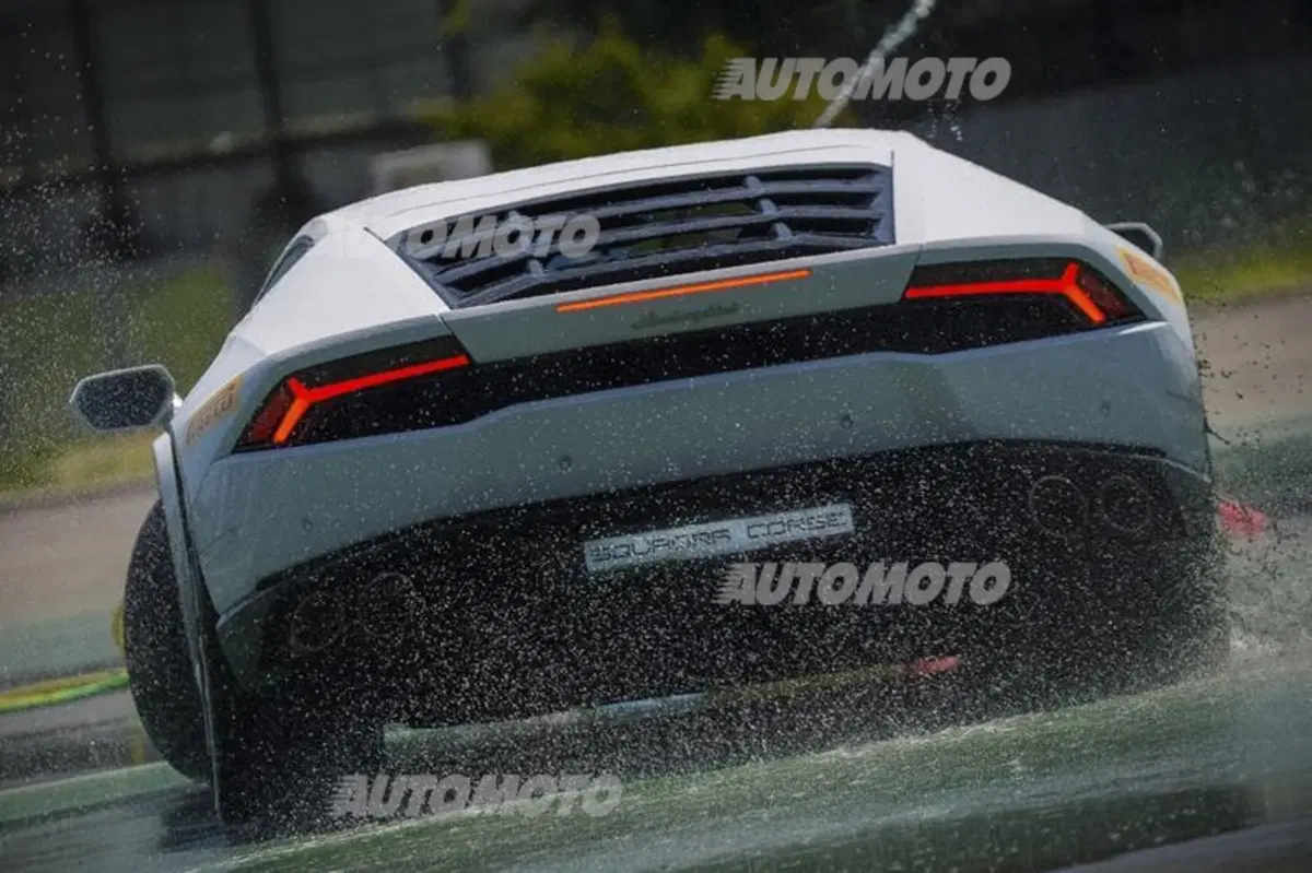 Accademia Lamborghini: a lezione di guida con Huracán e Aventador (33)