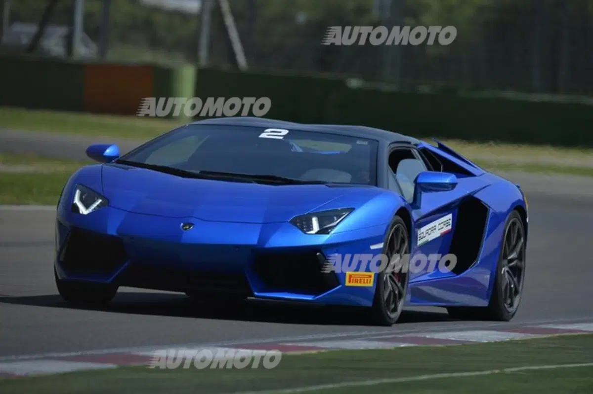 Accademia Lamborghini: a lezione di guida con Huracán e Aventador (36)