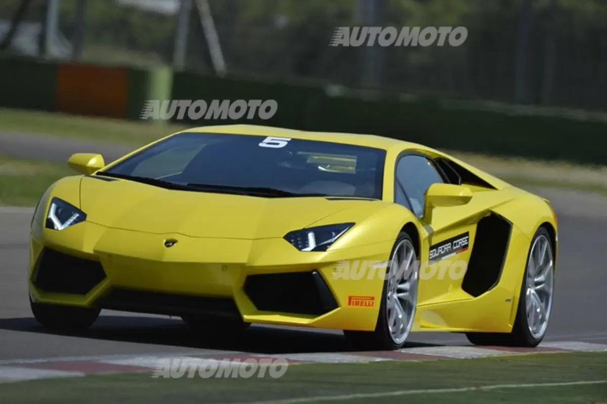 Accademia Lamborghini: a lezione di guida con Huracán e Aventador (37)