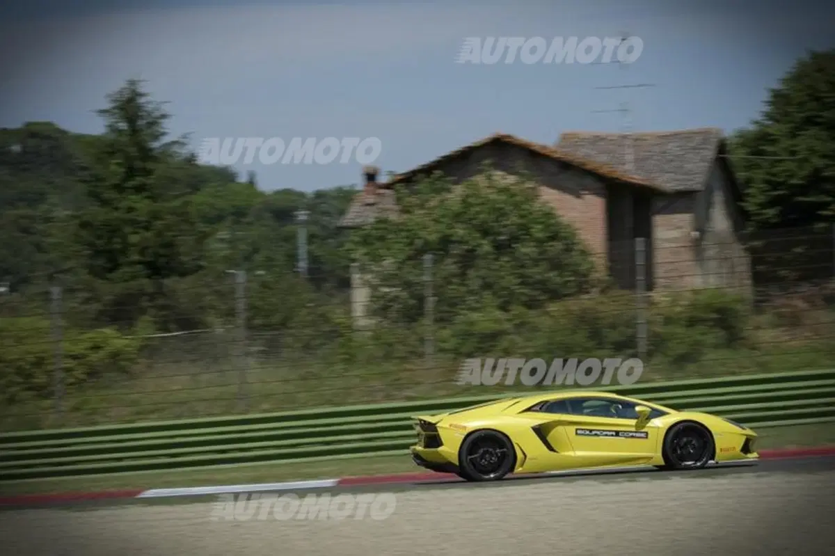 Accademia Lamborghini: a lezione di guida con Huracán e Aventador (44)