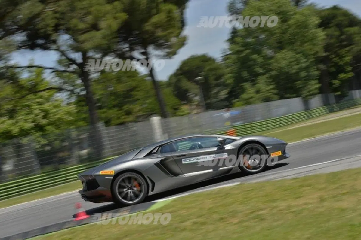 Accademia Lamborghini: a lezione di guida con Huracán e Aventador (45)