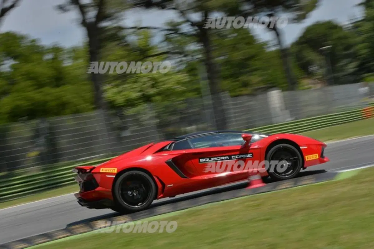 Accademia Lamborghini: a lezione di guida con Huracán e Aventador (46)