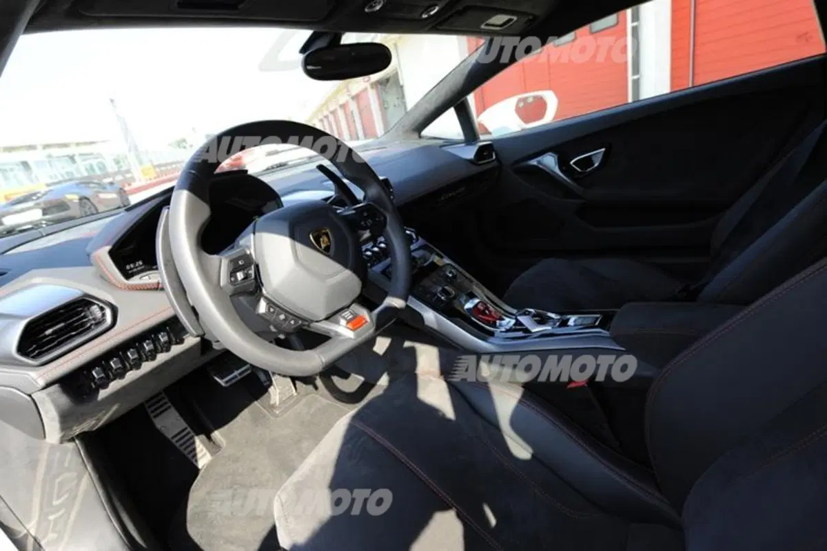 Accademia Lamborghini: a lezione di guida con Huracán e Aventador (71)