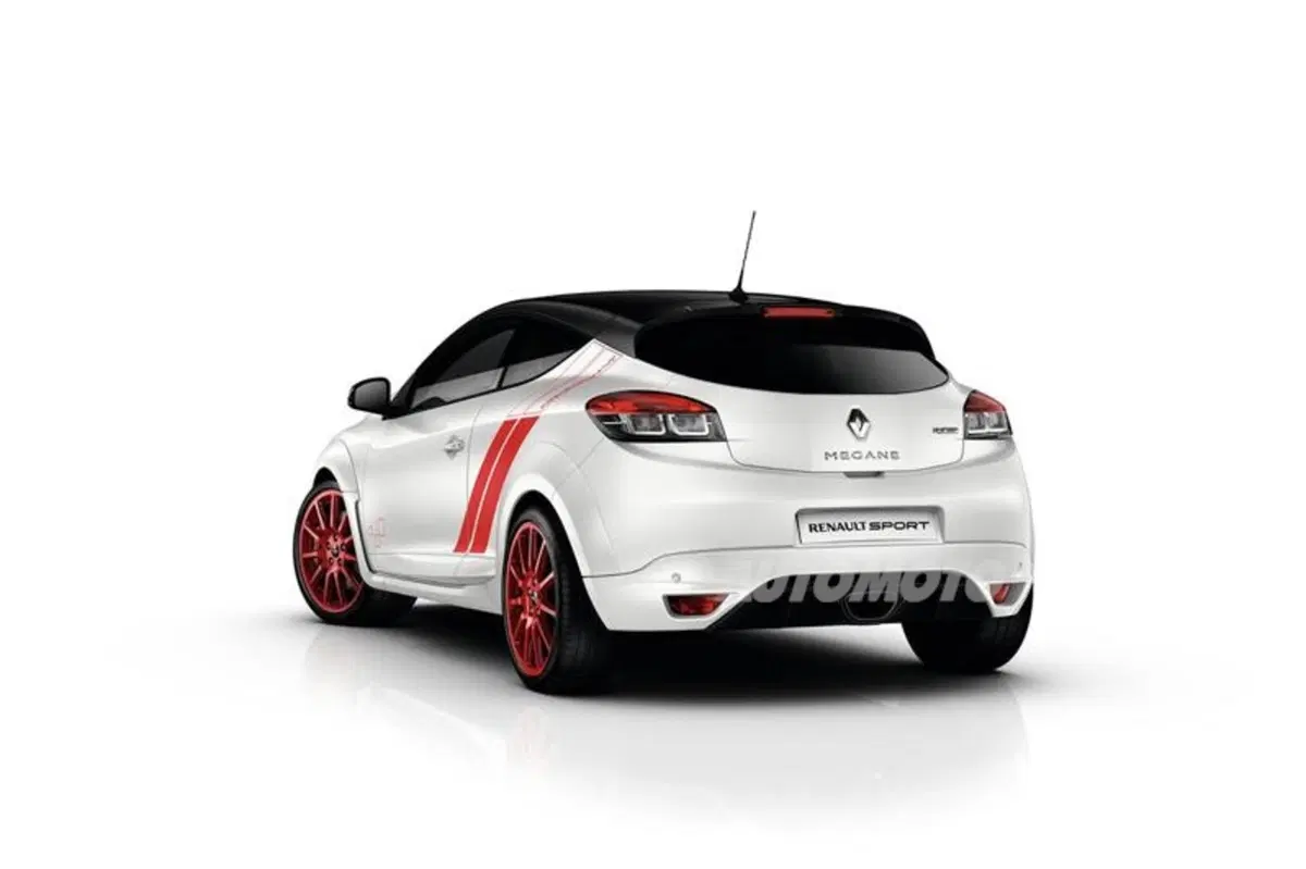 Renault Mégane RS 275 Trophy-R: nuovo, incredibile record al Nürburgring (29)