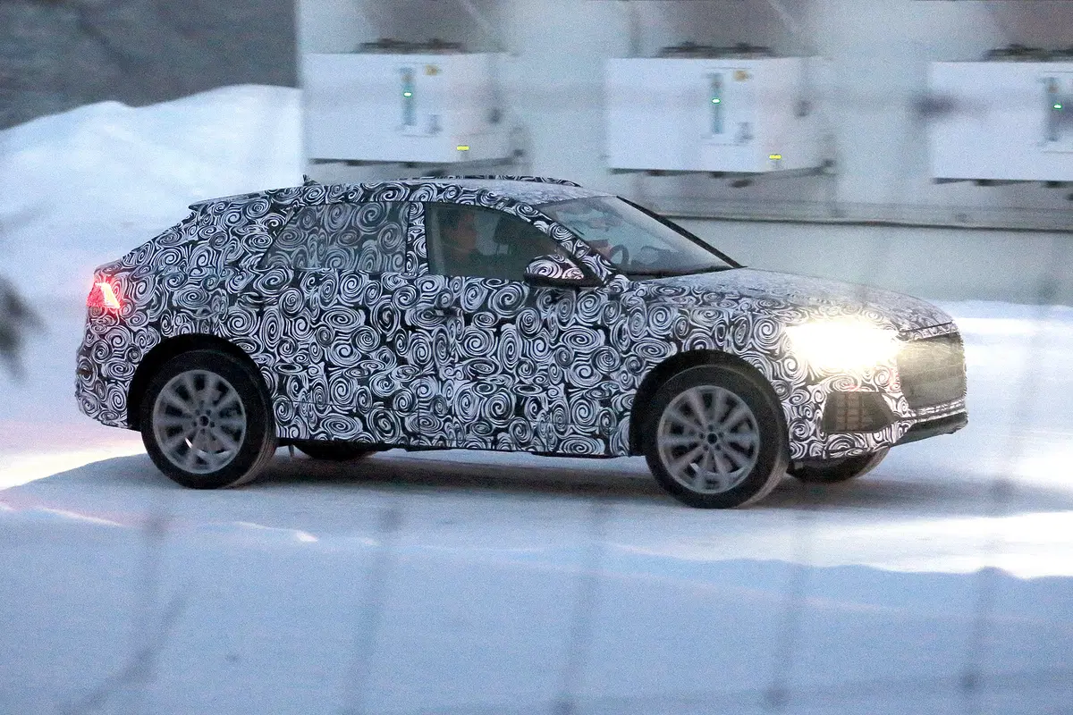 Audi Q8: spiati i test dell'anti BMW X6 e Mercedes GLE coupé (2)