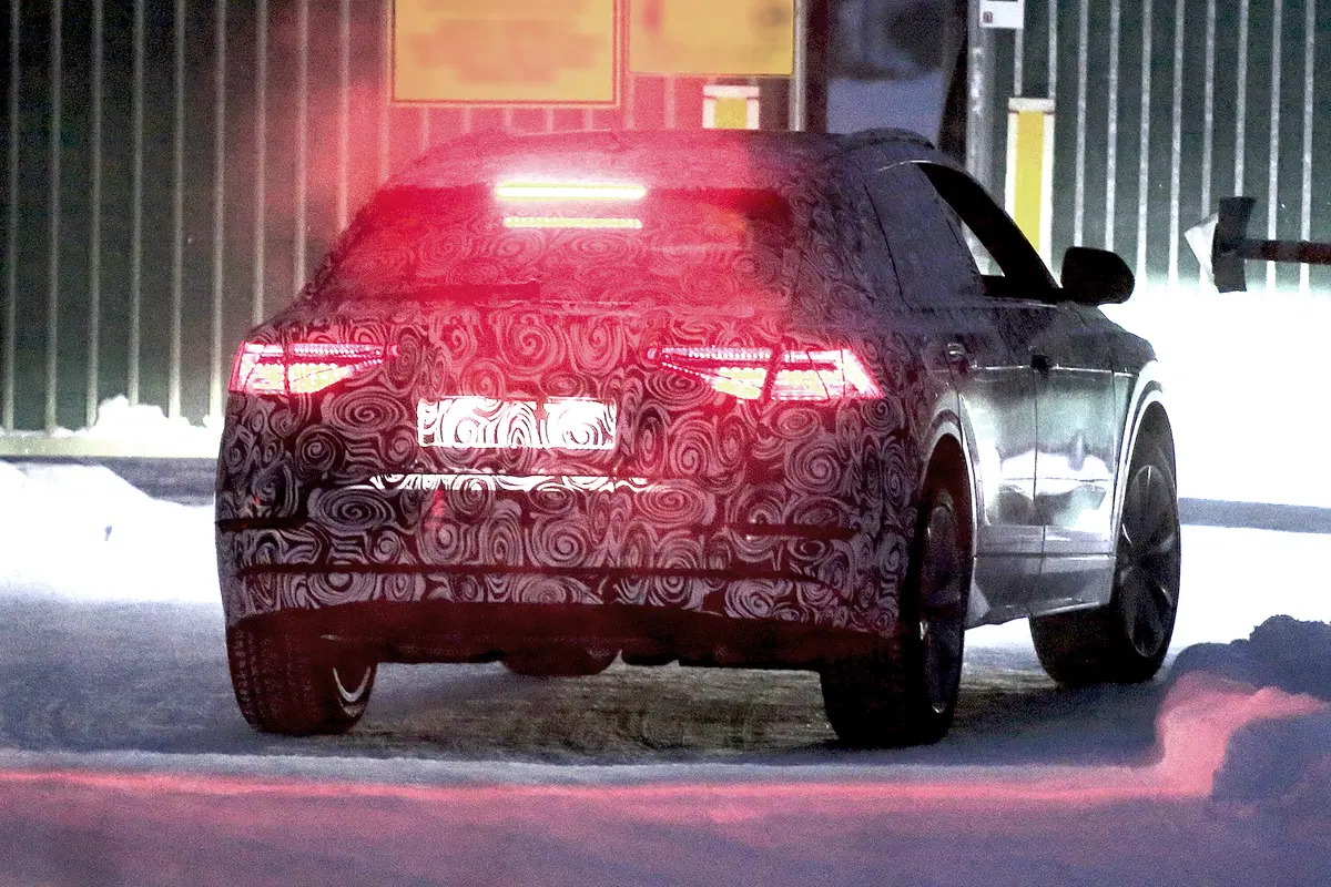Audi Q8: spiati i test dell'anti BMW X6 e Mercedes GLE coupé (5)