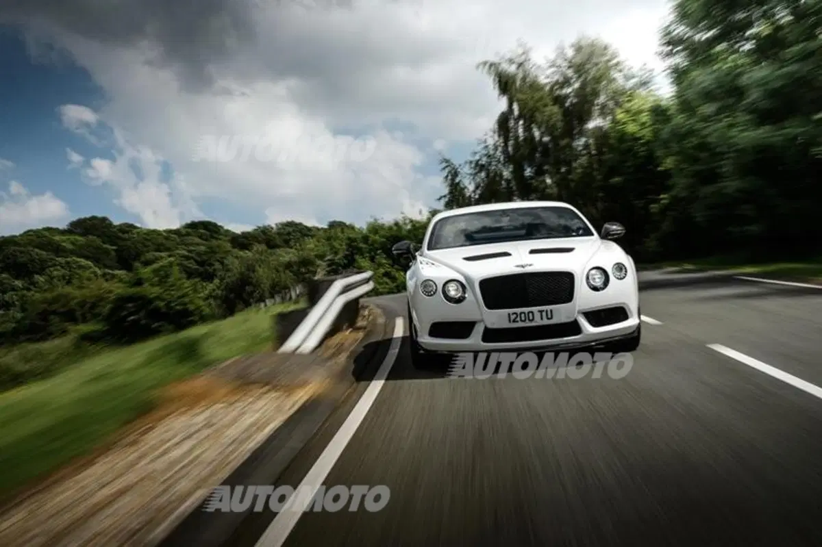 Bentley Continental GT3-R: meno peso, ancora più potenza (6)
