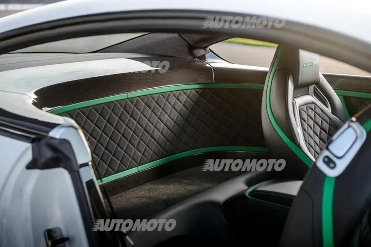 Bentley Continental GT3-R: meno peso, ancora più potenza (13)