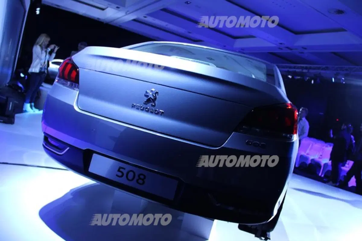 Peugeot 508 restyling: nuovi motori e look in salsa led (3)