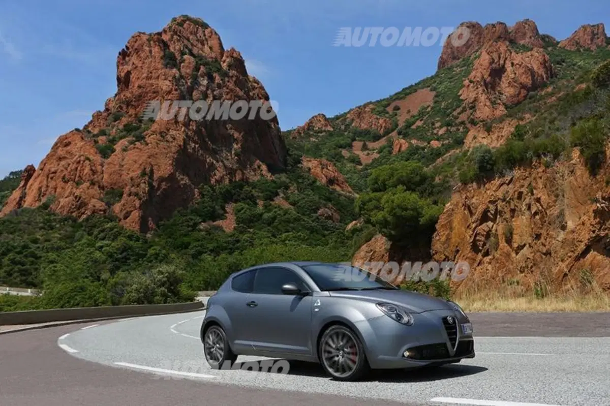 Alfa Romeo MiTo Quadrifoglio Verde (10)