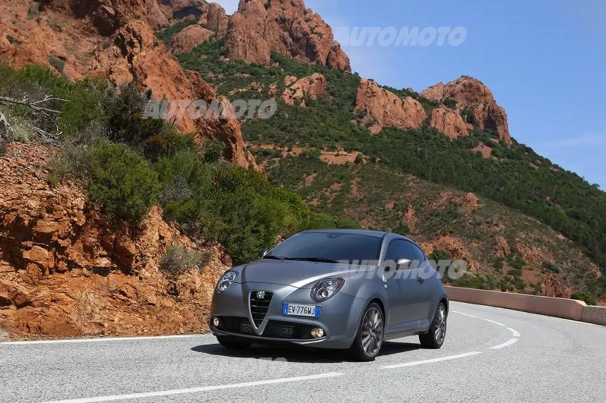 Alfa Romeo MiTo Quadrifoglio Verde (11)